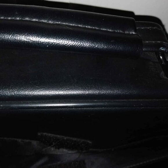 Sumdex Black Leather Laptop Briefcase - Picture 9 of 9